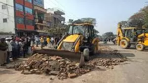 Hasanpur : रेलवे भूमि से अतिक्रमण हटाने की कार्रवाई Hasanpur : रेलवे भूमि से अतिक्रमण हटाने की कार्रवाई