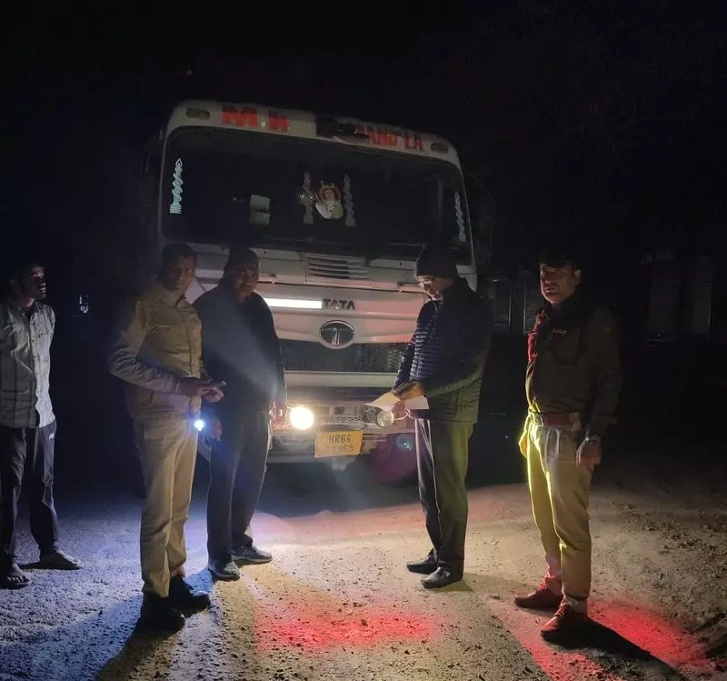 Haryana : अवैध खनन में लिप्त चार वाहन जब्त Haryana : अवैध खनन में लिप्त चार वाहन जब्त