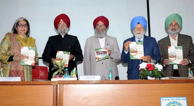 विशेषज्ञों ने पंजाब से पलायन की चुनौती पर चर्चा की विशेषज्ञों ने पंजाब से पलायन की चुनौती पर चर्चा की