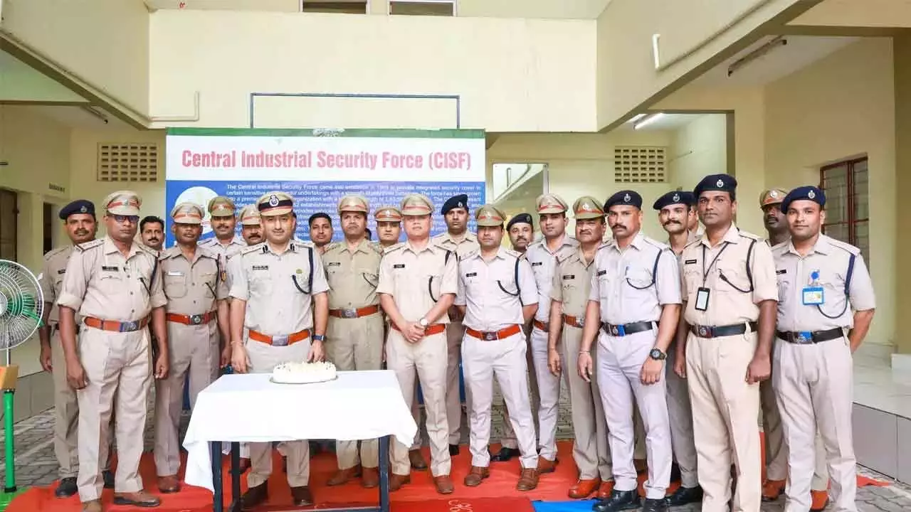 मैंगलोर हवाई अड्डे पर 56वां CISF स्थापना दिवस मनाया गया मैंगलोर हवाई अड्डे पर 56वां CISF स्थापना दिवस मनाया गया