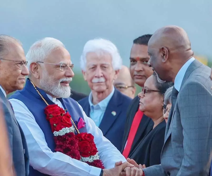 PM मोदी मॉरीशस दौरे पर : किन समझौतों पर लगेगी मुहर, समझे 10 प्वाइंट्स में पूरा एजेंडा PM मोदी मॉरीशस दौरे पर : किन समझौतों पर लगेगी मुहर, समझे 10 प्वाइंट्स में पूरा एजेंडा