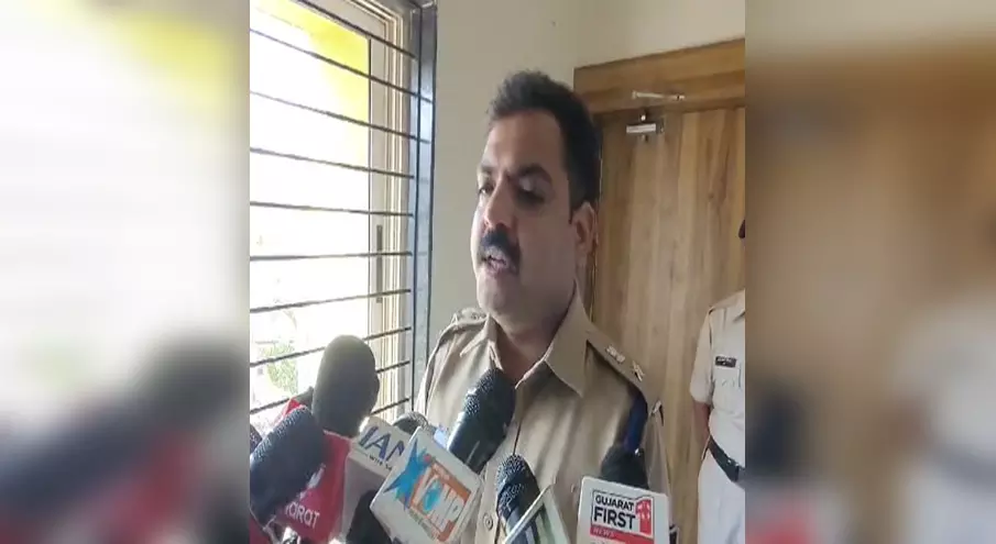 आरोपियों का मुंडन कराकर जुलूस निकालने की जांच होगी, विधायक ने जताया ऐतराज आरोपियों का मुंडन कराकर जुलूस निकालने की जांच होगी, विधायक ने जताया ऐतराज