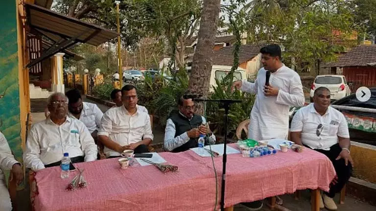 GOA: ब्लॉक पैनल मीटिंग के दौरान कांग्रेस में हंगामा GOA: ब्लॉक पैनल मीटिंग के दौरान कांग्रेस में हंगामा