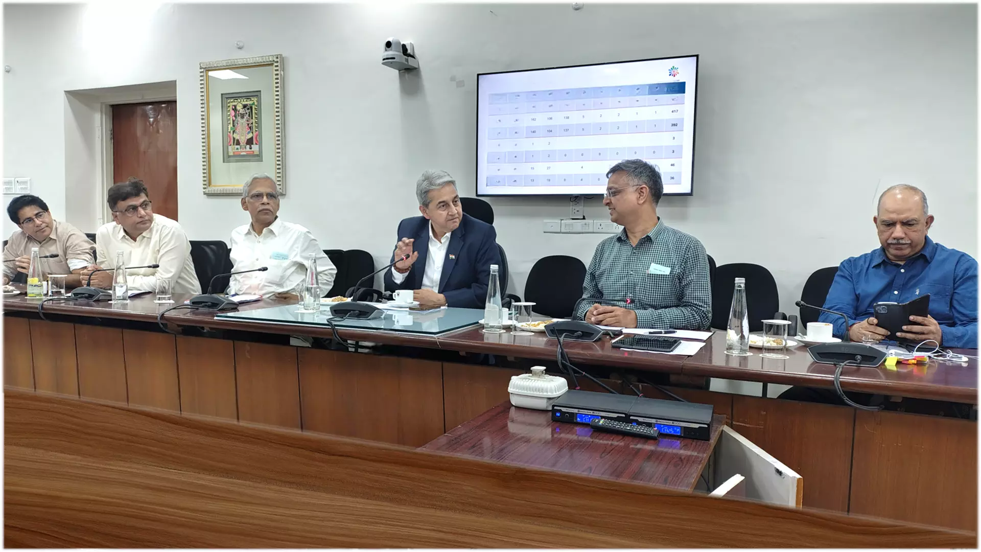 Jaipur: मुख्य सचिव ने ज्ञापनों के कार्यान्वयन पर पाक्षिक समीक्षा बैठक की अध्यक्षता की Jaipur: मुख्य सचिव ने ज्ञापनों के कार्यान्वयन पर पाक्षिक समीक्षा बैठक की अध्यक्षता की