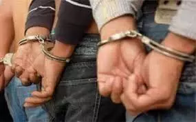 Giridih: निमियाघाट से हत्या के 2 वारंटी गिरफ्तार Giridih: निमियाघाट से हत्या के 2 वारंटी गिरफ्तार