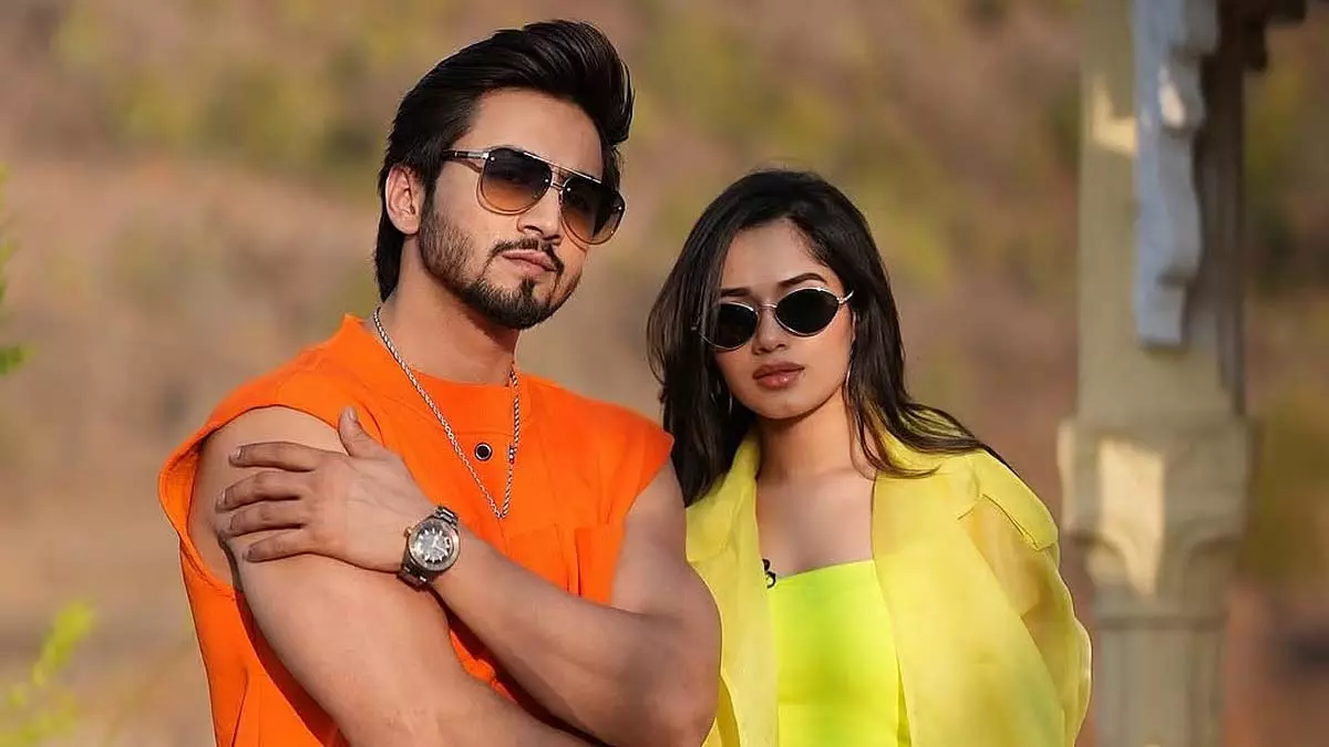 जन्नत जुबैर ने कथित बॉयफ्रेंड फैसल शेख को Instagram पर अनफॉलो कर दिया जन्नत जुबैर ने कथित बॉयफ्रेंड फैसल शेख को Instagram पर अनफॉलो कर दिया