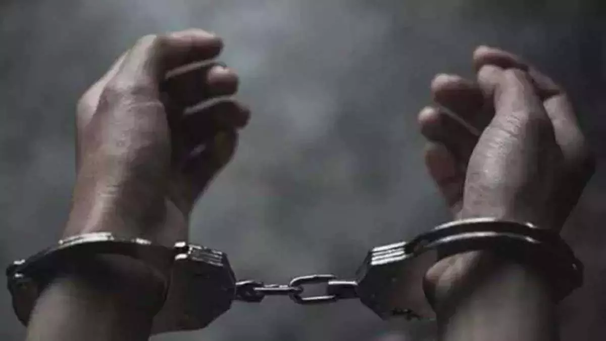 तंजावुर में दो सीरियल चोर थोड़ी देर पीछा करने के बाद पकड़े गए तंजावुर में दो सीरियल चोर थोड़ी देर पीछा करने के बाद पकड़े गए
