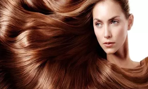 Hair Care: टूटते बालो को रोकने के घरेलु उपाय