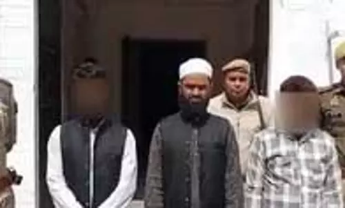 अलीगढ़ में अवैध रूप से रह रहे 4 बांग्लादेशियों को पुलिस ने किया गिरफ्तार