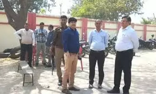 Prayagraj: डीआईओएस के नेतृत्व में परीक्षा केंद्रों का निरीक्षण किया गया Prayagraj: डीआईओएस के नेतृत्व में परीक्षा केंद्रों का निरीक्षण किया गया