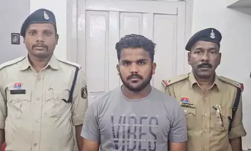 किशोरी का अपहरण फिर रेप, प्रेमी गिरफ्तार किशोरी का अपहरण फिर रेप, प्रेमी गिरफ्तार
