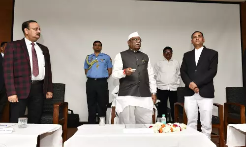Jaipur : सुलभ व शीघ्र न्याय के लिए अधिवक्ता समर्पित भाव से कार्य करें- राज्यपाल Jaipur : सुलभ व शीघ्र न्याय के लिए अधिवक्ता समर्पित भाव से कार्य करें- राज्यपाल