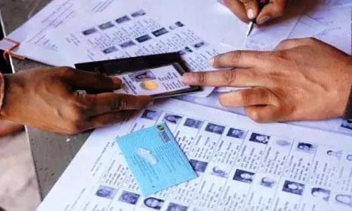 विपक्ष ने संसद में मतदाता सूची में कथित विसंगतियों पर चिंता जताई विपक्ष ने संसद में मतदाता सूची में कथित विसंगतियों पर चिंता जताई