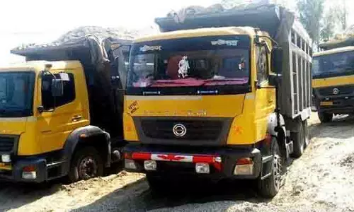 Chandigarh: अवैध खनन के आरोप में 6 वाहन जब्त Chandigarh: अवैध खनन के आरोप में 6 वाहन जब्त