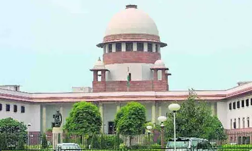दैनिक वेतनभोगियों के नियमितीकरण में देरी के लिए SC ने अधिकारियों को फटकार लगाई