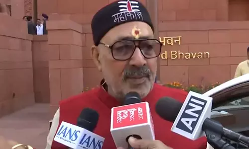 केंद्रीय मंत्री गिरिराज सिंह ने RJD पर पलटवार किया केंद्रीय मंत्री गिरिराज सिंह ने RJD पर पलटवार किया