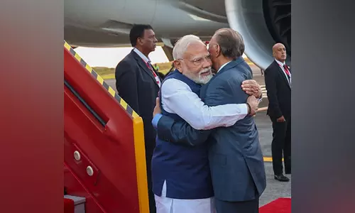 मॉरीशस पहुंचने पर PM Modi ने कहा- मूल्यवान मित्र से मिलने का शानदार अवसर