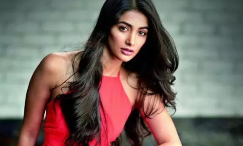 Pooja Hegde: पूजा हेगड़े ने पहली बार तमिल फिल्म के लिए की डबिंग, ‘रेट्रो’ में डबल धमाका करेंगी अभिनेत्री Pooja Hegde: पूजा हेगड़े ने पहली बार तमिल फिल्म के लिए की डबिंग, ‘रेट्रो’ में डबल धमाका करेंगी अभिनेत्री