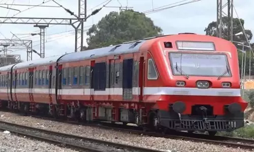 AP: होली स्पेशल ट्रेनें एलामनचिली में रुकेंगी AP: होली स्पेशल ट्रेनें एलामनचिली में रुकेंगी