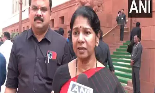 DMK MP कनिमोझी ने लोकसभा में धर्मेंद्र प्रधान की अपमानजनक टिप्पणी के लिए माफी की मांग की