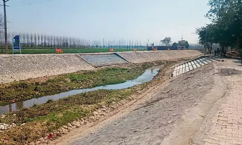 Kurukshetra डीसी ने सरस्वती तट पर मीट की दुकानें हटाने का आदेश दिया Kurukshetra डीसी ने सरस्वती तट पर मीट की दुकानें हटाने का आदेश दिया