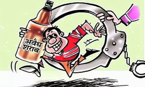 Saharanpur: संयुक्त टीम ने अवैध शराब के साथ एक आरोपी को गिरफ्तार किया Saharanpur: संयुक्त टीम ने अवैध शराब के साथ एक आरोपी को गिरफ्तार किया