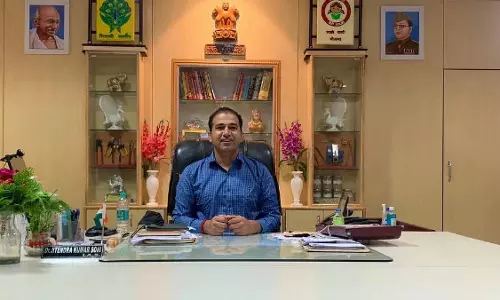 Jaipur: जिला कलेक्टर डॉ. जितेन्द्र कुमार सोनी ने माता यशोदा पुरस्कार से किया सम्मानित