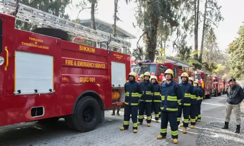Sikkim अग्निशमन सेवा को 13 नए अग्निशमन वाहनों के बेड़े से बढ़ावा मिला Sikkim अग्निशमन सेवा को 13 नए अग्निशमन वाहनों के बेड़े से बढ़ावा मिला