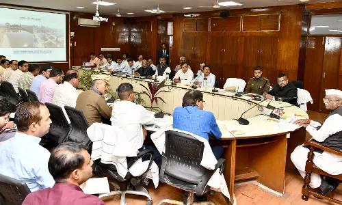 Jaipur: राज्यपाल ने ली जिला स्तरीय अधिकारियों की बैठक
