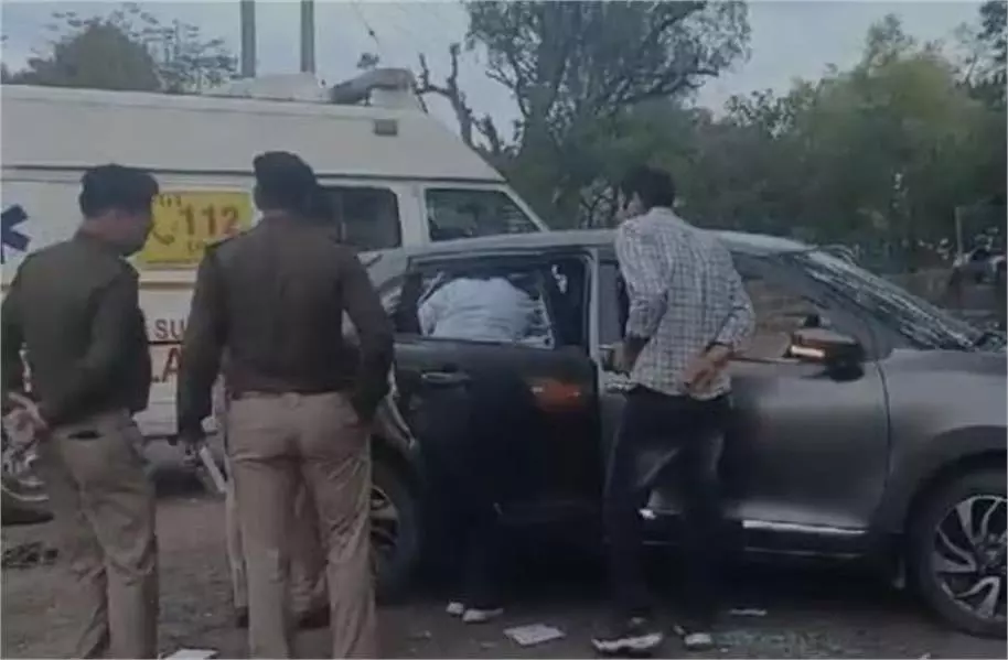 Haryana : कार में महिला कांस्टेबल का शव मिलने से सनसनी Haryana : कार में महिला कांस्टेबल का शव मिलने से सनसनी