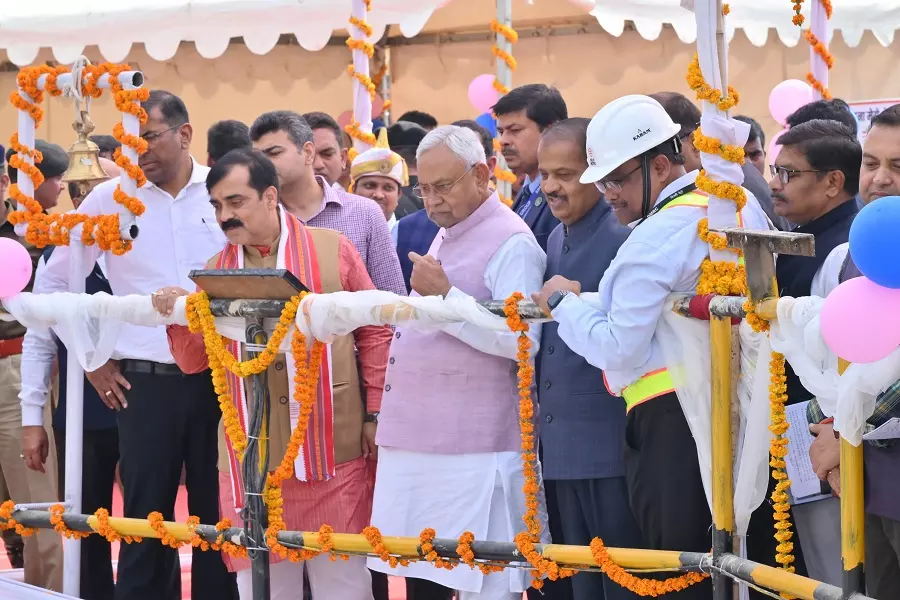Patna: मुख्यमंत्री नीतीश कुमार ने पटना मेट्रो रेल परियोजना के निर्माण कार्यों की प्रगति का जायजा लिया Patna: मुख्यमंत्री नीतीश कुमार ने पटना मेट्रो रेल परियोजना के निर्माण कार्यों की प्रगति का जायजा लिया