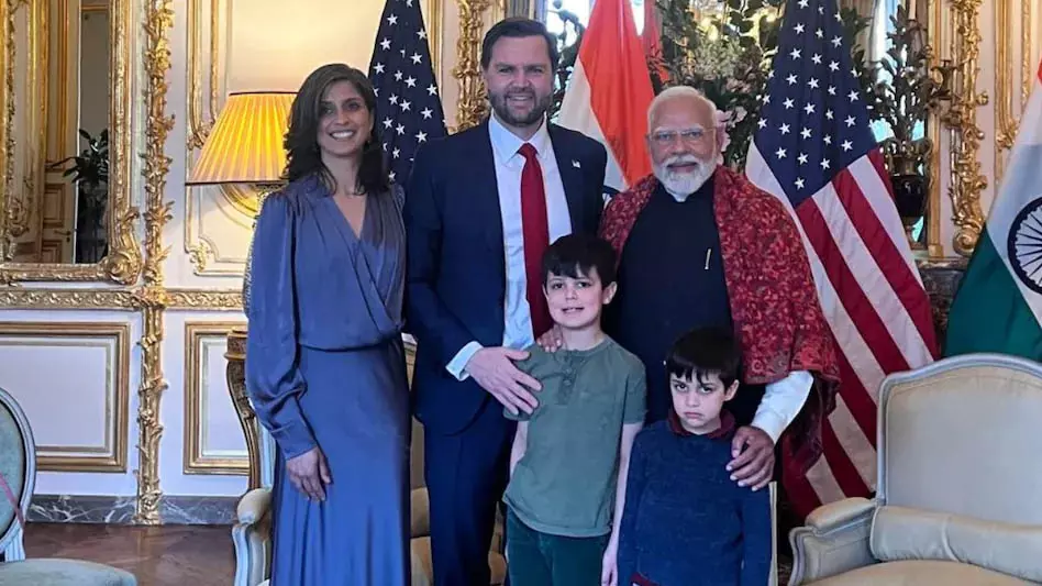 अमेरिकी उपराष्ट्रपति परिवार समेत आ रहे भारत, क्यों खास है ये दौरा? अमेरिकी उपराष्ट्रपति परिवार समेत आ रहे भारत, क्यों खास है ये दौरा?