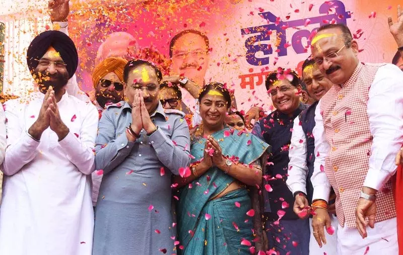 दिल्ली भाजपा का होली मिलन - रंगों, परंपरा और नए राजनीतिक युग का उत्सव दिल्ली भाजपा का होली मिलन - रंगों, परंपरा और नए राजनीतिक युग का उत्सव
