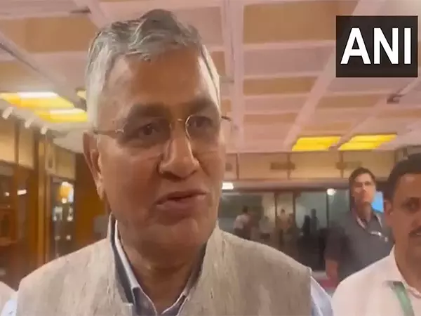 ONOE: JPC ने वरिष्ठ वकील हरीश साल्वे और भारत के अटॉर्नी जनरल आर वेंकटरमन को पेश होने का अनुरोध किया ONOE: JPC ने वरिष्ठ वकील हरीश साल्वे और भारत के अटॉर्नी जनरल आर वेंकटरमन को पेश होने का अनुरोध किया