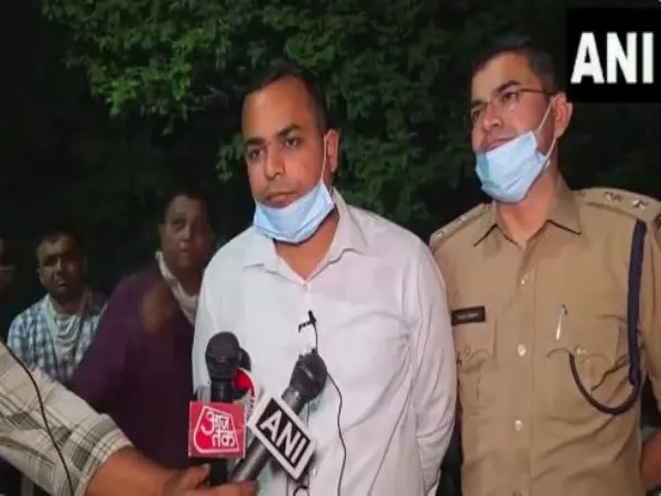 एसिड टैंकर की घटना के बाद Ahmedabad-Vadodara highway पर दृश्यता बहाल एसिड टैंकर की घटना के बाद Ahmedabad-Vadodara highway पर दृश्यता बहाल