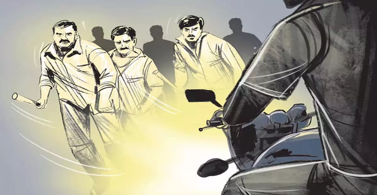 Tamil Nadu: गिरोह ने प्रतिद्वंद्वी की हत्या के लिए देसी बम और कुल्हाड़ी का इस्तेमाल किया Tamil Nadu: गिरोह ने प्रतिद्वंद्वी की हत्या के लिए देसी बम और कुल्हाड़ी का इस्तेमाल किया