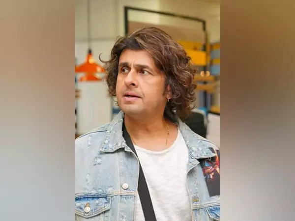 IIFA 2025 में नामांकन से बाहर होने पर सोनू निगम ने पलटवार किया IIFA 2025 में नामांकन से बाहर होने पर सोनू निगम ने पलटवार किया