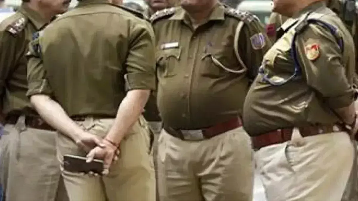 Ballia: पुलिस अधीक्षक ओमवीर सिंह के निर्देशन में बलिया पुलिस अलर्ट मोड में Ballia: पुलिस अधीक्षक ओमवीर सिंह के निर्देशन में बलिया पुलिस अलर्ट मोड में