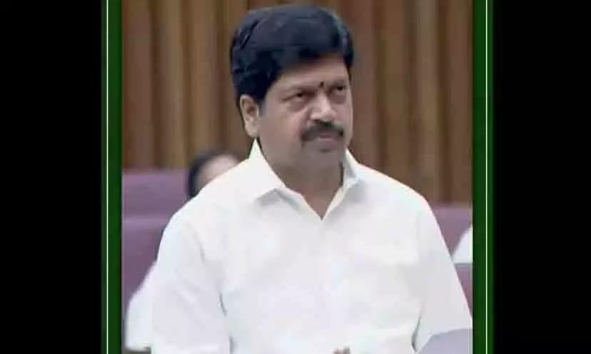 AP के मंत्री कोल्लू रविंद्र ने शराब की अवैध बिक्री पर अंकुश लगाने का वादा किया AP के मंत्री कोल्लू रविंद्र ने शराब की अवैध बिक्री पर अंकुश लगाने का वादा किया