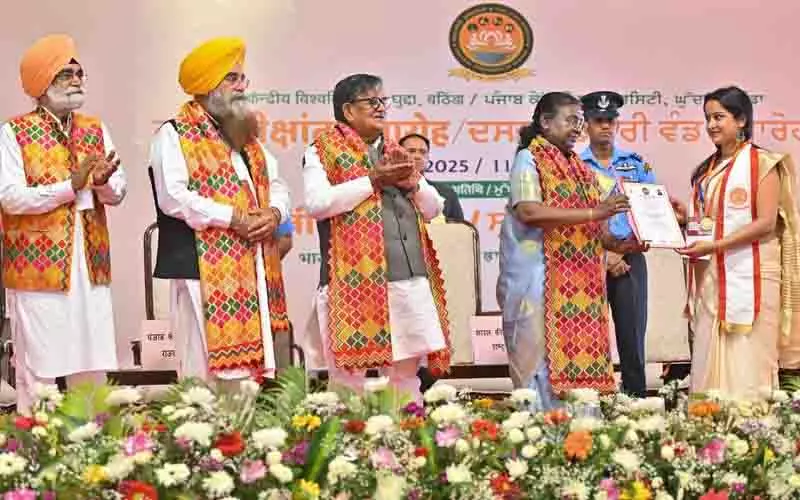 एक सफल व्यक्ति होने से ज्यादा महत्वपूर्ण एक अच्छा इंसान होना: राष्ट्रपति Murmu एक सफल व्यक्ति होने से ज्यादा महत्वपूर्ण एक अच्छा इंसान होना: राष्ट्रपति Murmu