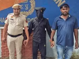 Haryana : पलवल में अवैध हथियारों के साथ 2 गिरफ्तार Haryana : पलवल में अवैध हथियारों के साथ 2 गिरफ्तार