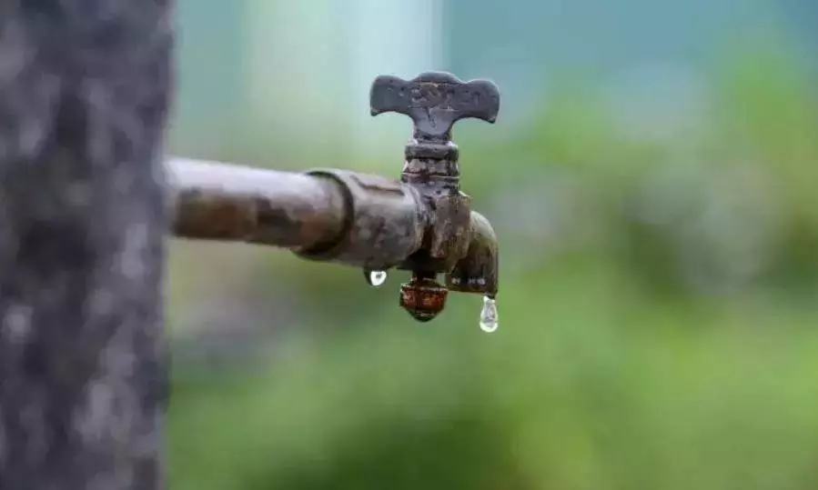 IT हब में पानी के टैंकरों की मांग चरम पर IT हब में पानी के टैंकरों की मांग चरम पर