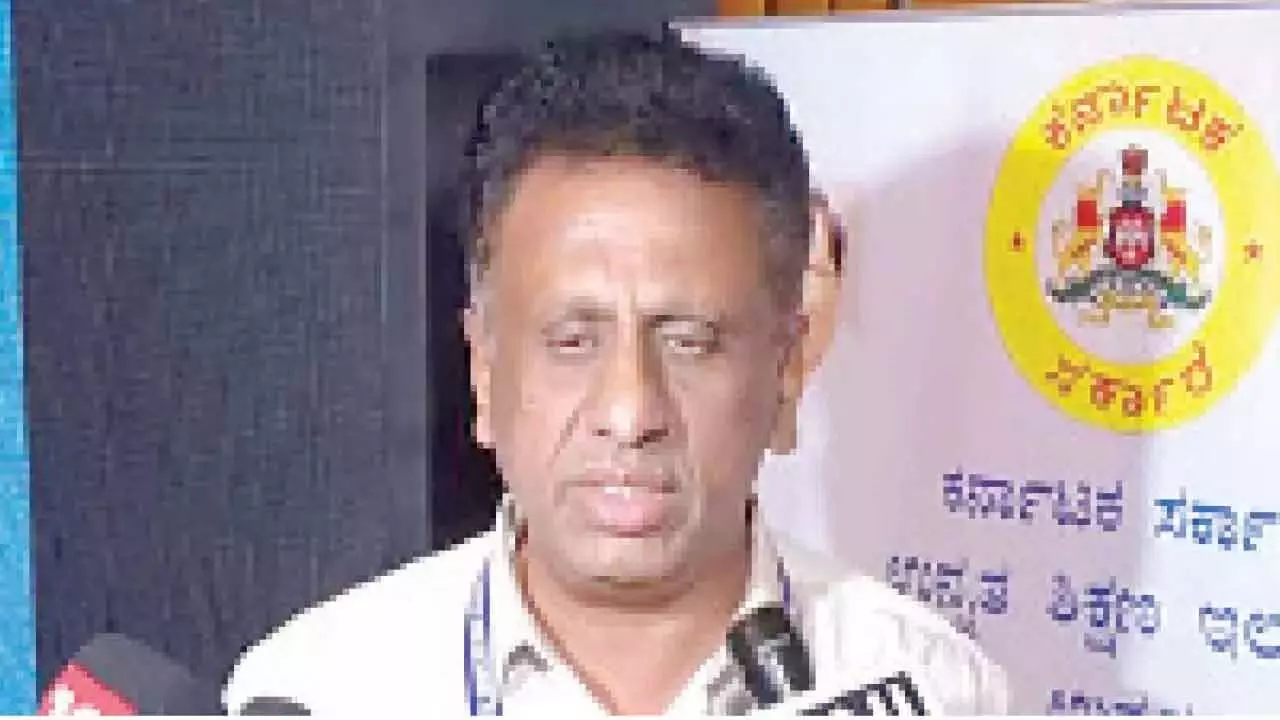 Karnataka: 9 विश्वविद्यालयों के अनुबंध कर्मचारियों को चार माह से वेतन नहीं दिया Karnataka: 9 विश्वविद्यालयों के अनुबंध कर्मचारियों को चार माह से वेतन नहीं दिया