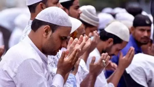 होली के दिन शुक्रवार को छत्तीसगढ़ की मस्जिदों में नमाज के वक्त में बदलाव, वक्फ बोर्ड का फैसला होली के दिन शुक्रवार को छत्तीसगढ़ की मस्जिदों में नमाज के वक्त में बदलाव, वक्फ बोर्ड का फैसला