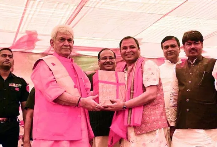 LG ने सेंधवा-जहानाबाद में होली मिलन समारोह में भाग लिया LG ने सेंधवा-जहानाबाद में होली मिलन समारोह में भाग लिया
