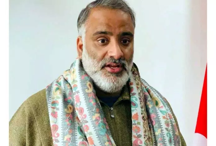 Jammu: सलमान सागर ने दैनिक वेतनभोगियों के नियमितीकरण पर शीघ्र कार्रवाई की मांग की Jammu: सलमान सागर ने दैनिक वेतनभोगियों के नियमितीकरण पर शीघ्र कार्रवाई की मांग की