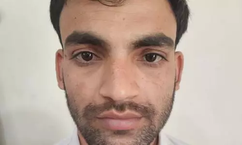 शादी का प्रस्ताव ठुकराने पर युवती की हत्या की कोशिश, सिरफिरा अरेस्ट शादी का प्रस्ताव ठुकराने पर युवती की हत्या की कोशिश, सिरफिरा अरेस्ट