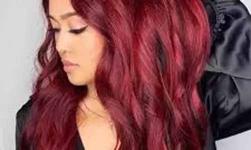 Hair Color: जानिए हेयर कलर बालों को स्टाइलिश लुक तो देता है लेकिन इसके इस्तेमाल से हो सकते हैं गंभीर नुकसान