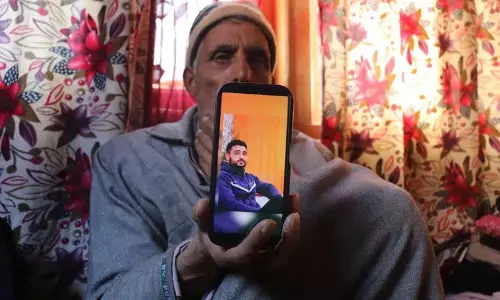 कश्मीरी युवक: JKSA की अपील के बाद विदेश मंत्रालय ने कार्रवाई का आश्वासन दिया
