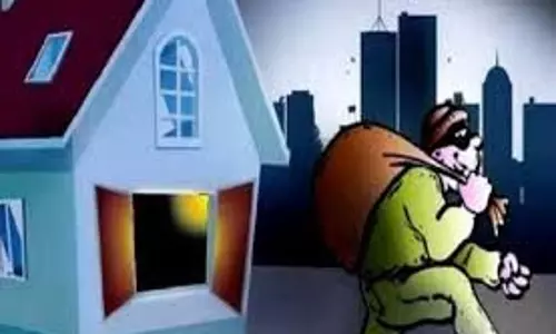 Punjab : घर के केयरटेकर ने कर दी बड़ी वारदात, सदमे में परिवार Punjab : घर के केयरटेकर ने कर दी बड़ी वारदात, सदमे में परिवार